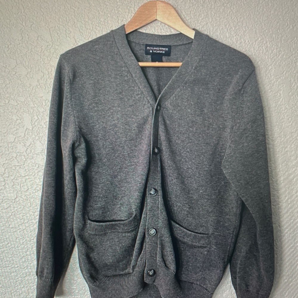 Roundtree & Yorke Men's Charcoal Button-Up V-Neck Cardigan